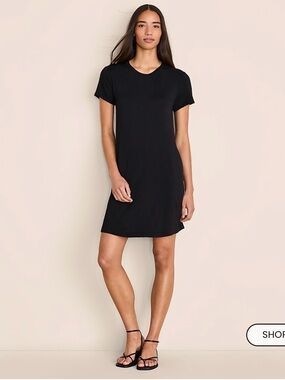 Lou & Grey Signaturesoft Mini Pocket Tee Dress | Navy | Medium